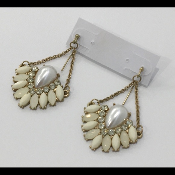 Jewelry - Gold-Toned Drop Earrings